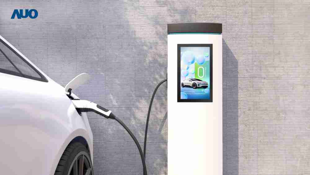 友達〝EVSE車用充電樁解決方案〞專為電動汽車充電樁設計，，，具有高亮度、、克服戶外艱難環境的耐溫、、、、耐紫外線等特性，，並搭載散熱性及擴充性強的高效能工業電腦，，，可實現人機互動訴求，，如資訊顯示、、、支付等應用